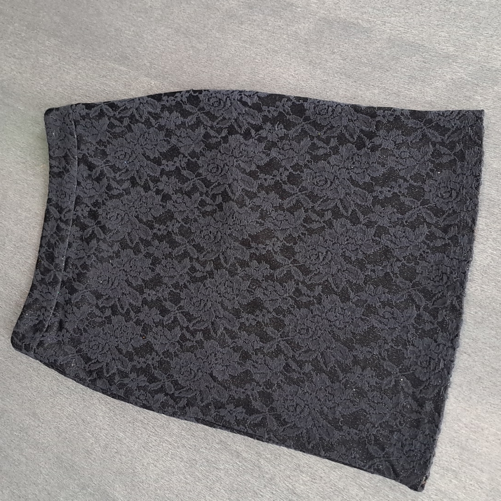 Small suzy shier black lace  midi skirt flower floral pattern